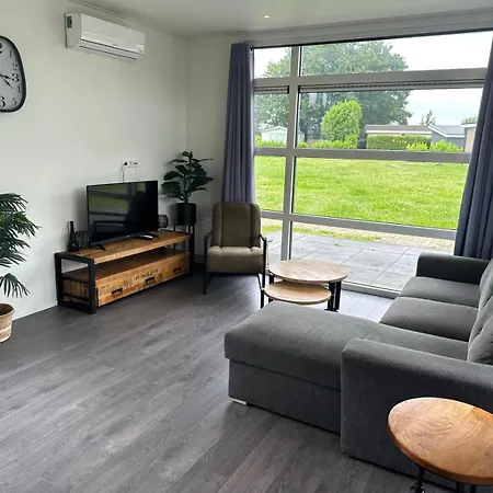 Holiday park Maison Cube 6, Hiking, Fishing, Lake, Boat, Arnhem