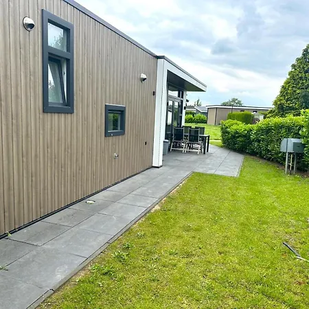 Maison Cube 6, Hiking, Fishing, Lake, Boat, Arnhem Holiday park Lathum