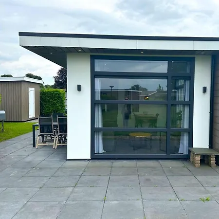 Holiday park Maison Cube 6, Hiking, Fishing, Lake, Boat, Arnhem Lathum